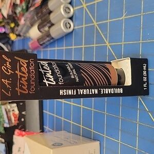 L.A. Girl Tinted Foundation 30ml New In Box GLM768 Warm Sienna